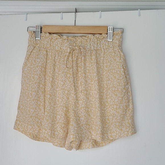 Banana Republic Shorts - Picture 2 of 2